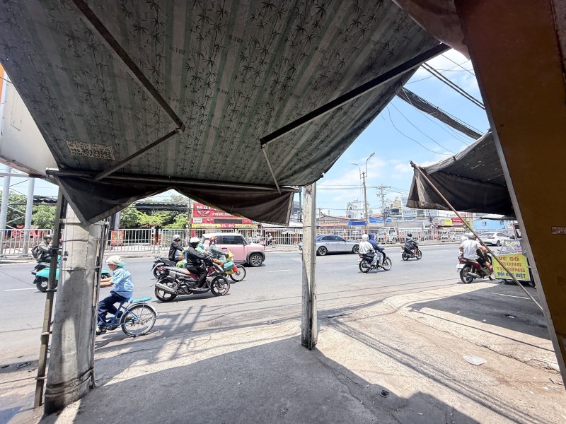 Bán nhà mặt tiền Quốc Lộ 13 Hiệp Bình Chánh Thủ Đức - Kinh doanh sầm uất - Giá chỉ 3.99 Tỷ 15988725