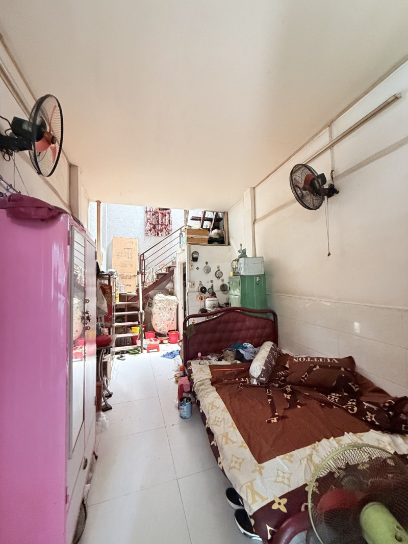 Bán nhà mặt tiền Quốc Lộ 13 Hiệp Bình Chánh Thủ Đức - Kinh doanh sầm uất - Giá chỉ 3.99 Tỷ 15988725