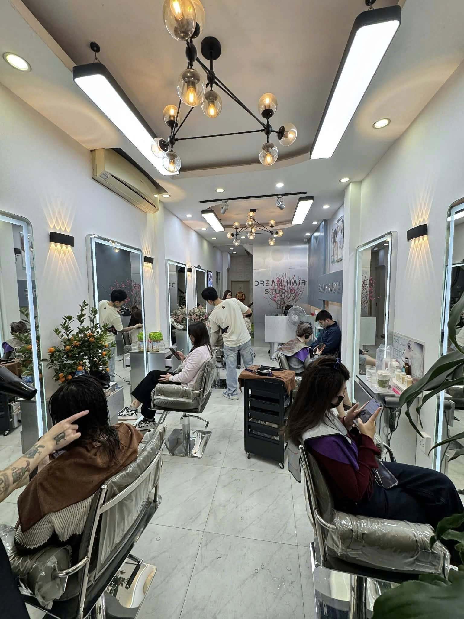 SANG NHƯỢNG SALON TÓC – 83 NGÕ THÁI THỊNH 1 – ĐANG HOẠT ĐỘNG ỔN ĐỊNH 15988779