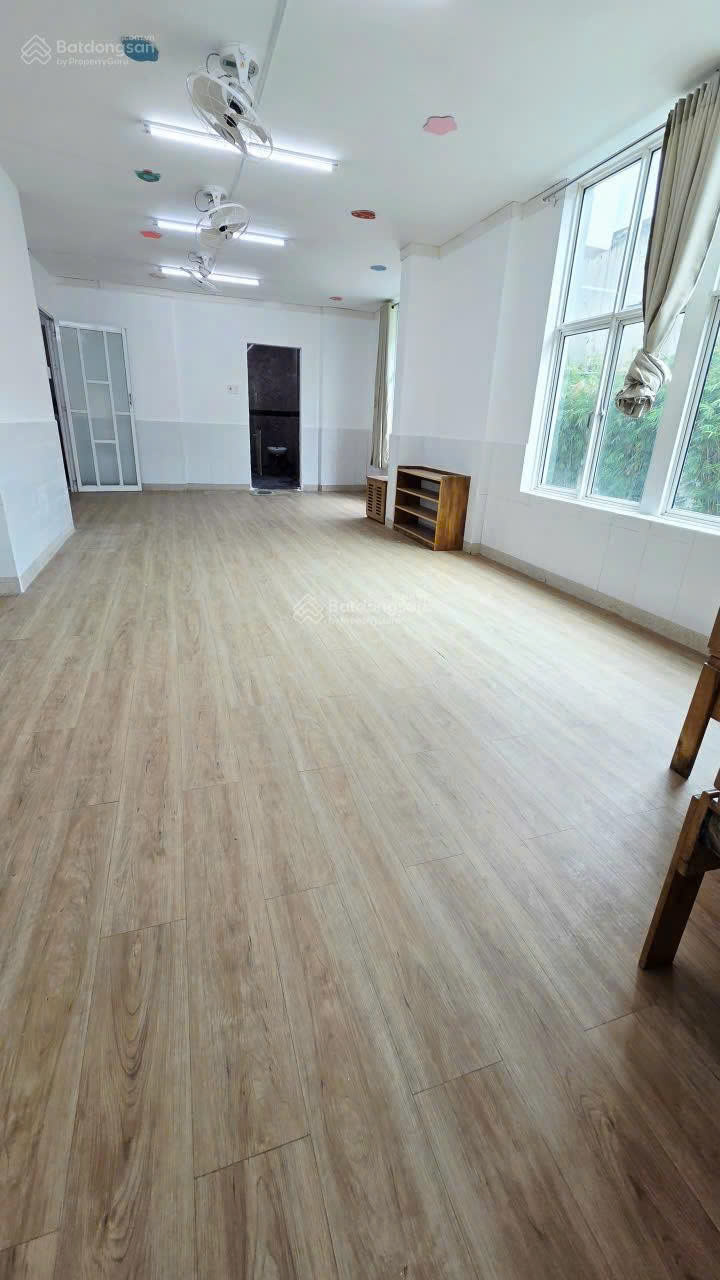 Cho thuê shophouse 270m² Quận 7, Phù hợp mở mầm non, trung tâm Anh Ngữ, Kỹ năng 15988790