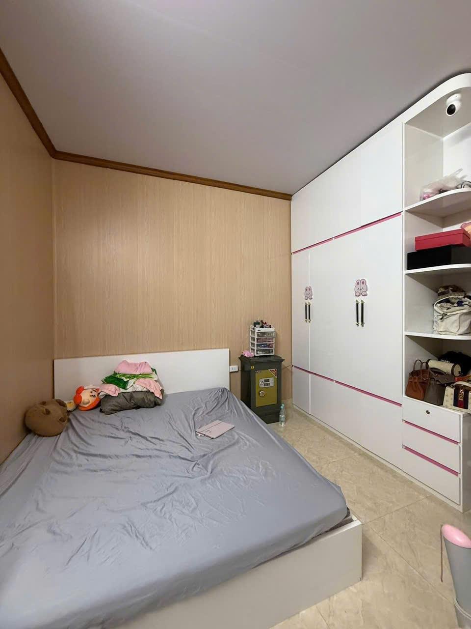 Bán nhà mái thái 2 tầng , mặt tiền hơn 9m, diện tích hơn 100m2 full xây dựng , Hà Trung 15988804