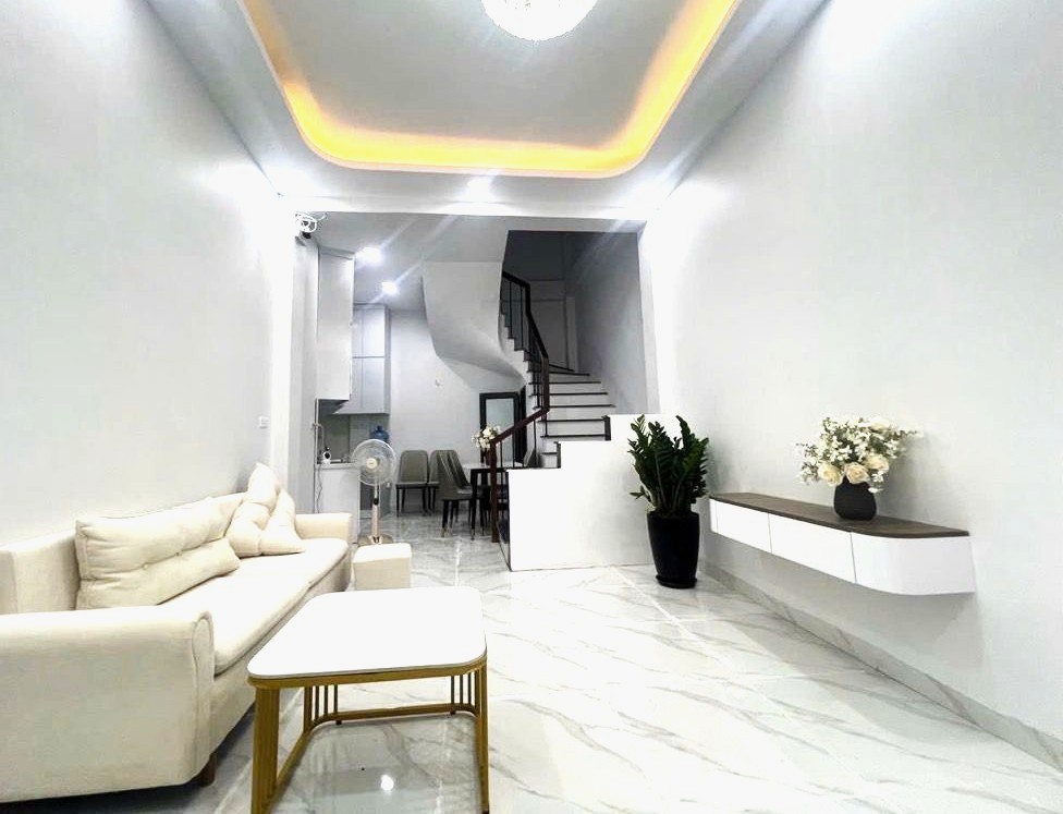 Bán nhà phố Trương Định, Hai Bà Trưng 34m2, 5 tầng full nội thất, sổ đỏ chỉ 7,2 tỷ 15988814