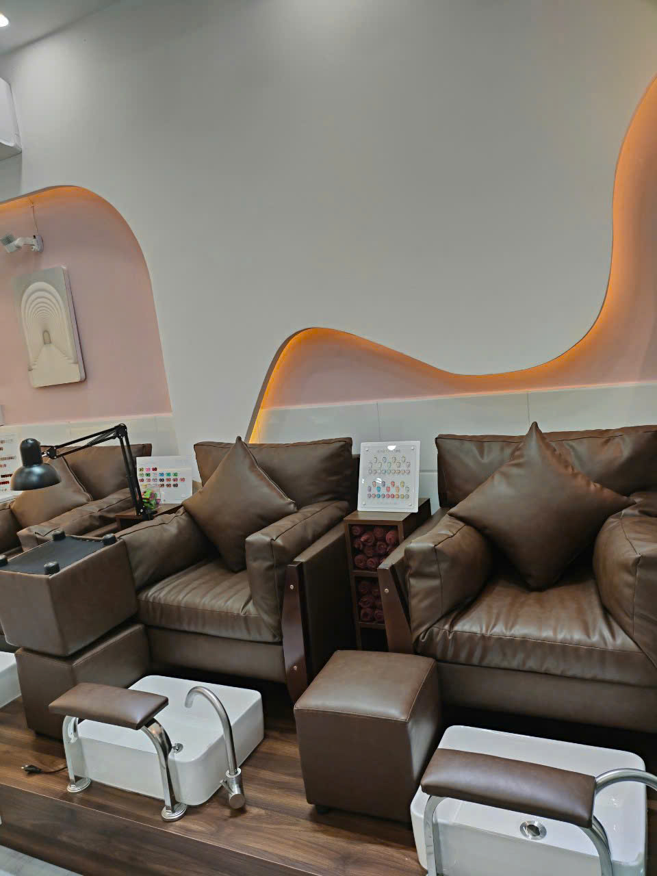 CẦN SANG NHƯỢNG TIỆM NAIL - MI - SPA QUẬN 9 – VÀO HOẠT ĐỘNG NGAY 15988856