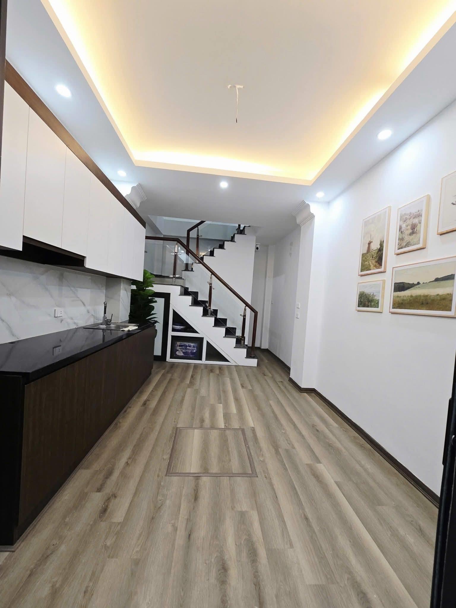 Hoàng Hoa Thám – Bán nhà mặt ngõ ôtô 5Tầng Giá chào 7.2 Tỷ Tây Hồ 15988861