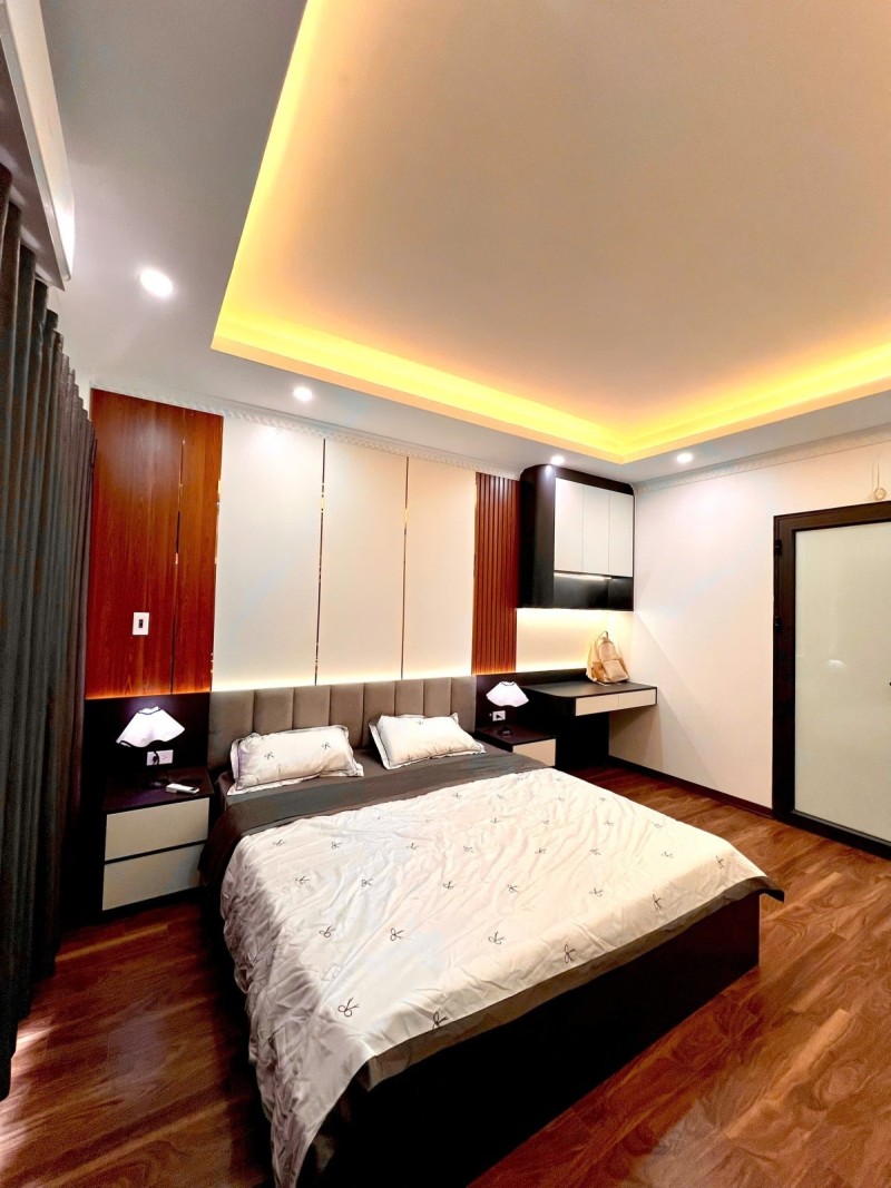 NHÀ NGUYỄN VĂN LINH – Ô TÔ QUA NHÀ – 5 TẦNG ĐẸP – Ở NGAY 15988904