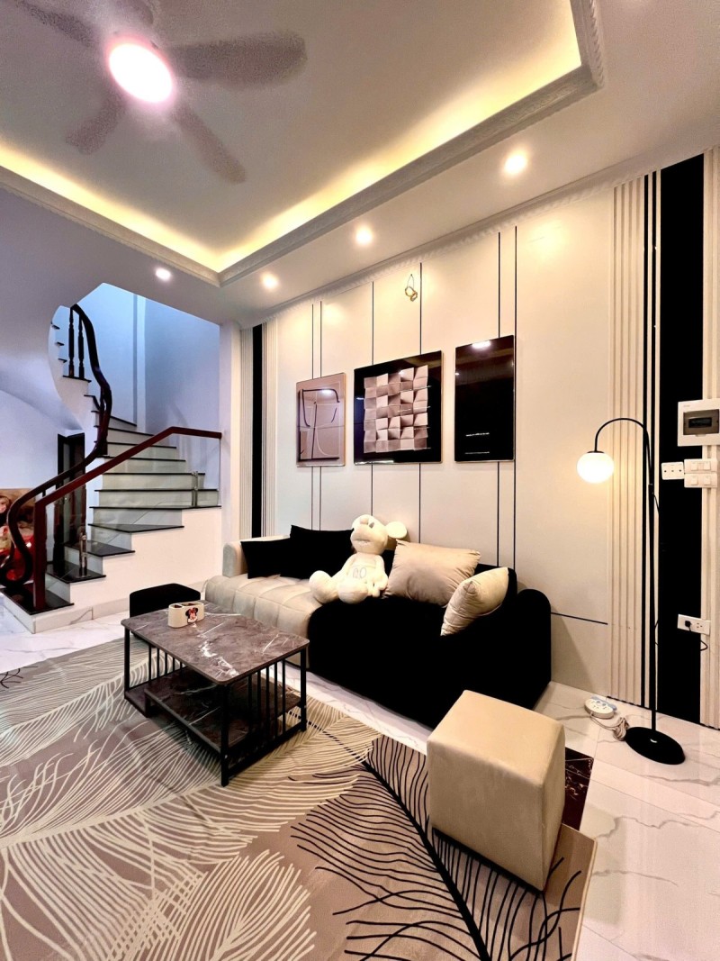 NHÀ NGUYỄN VĂN LINH – Ô TÔ QUA NHÀ – 5 TẦNG ĐẸP – Ở NGAY 15988904