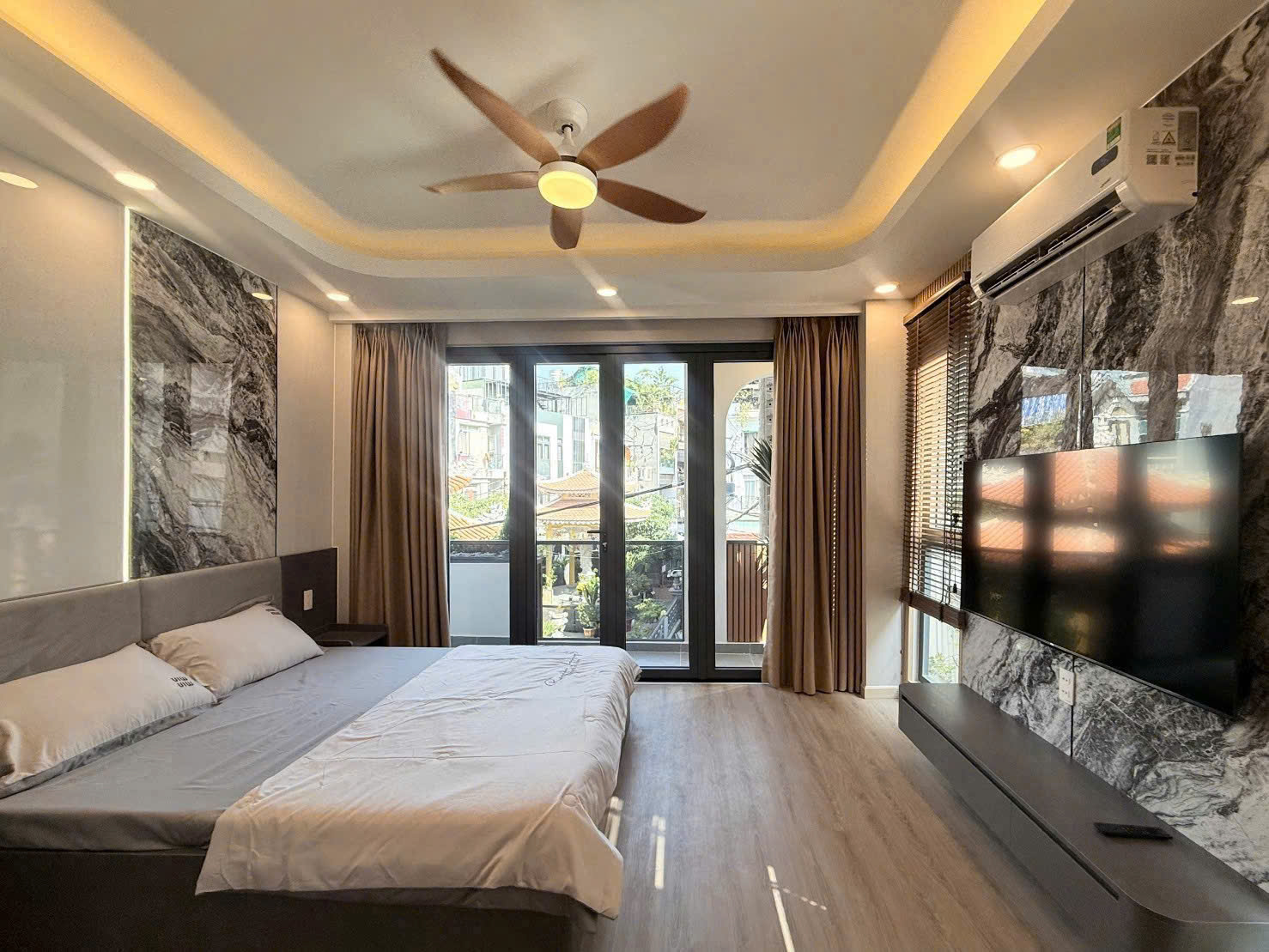 Giảm 800 triệu còn 7 tỷ 2 thương lượng - Cần Bán gấp Siêu phẩm nhà mới 4 lầu Điện Biên Phủ 15988909