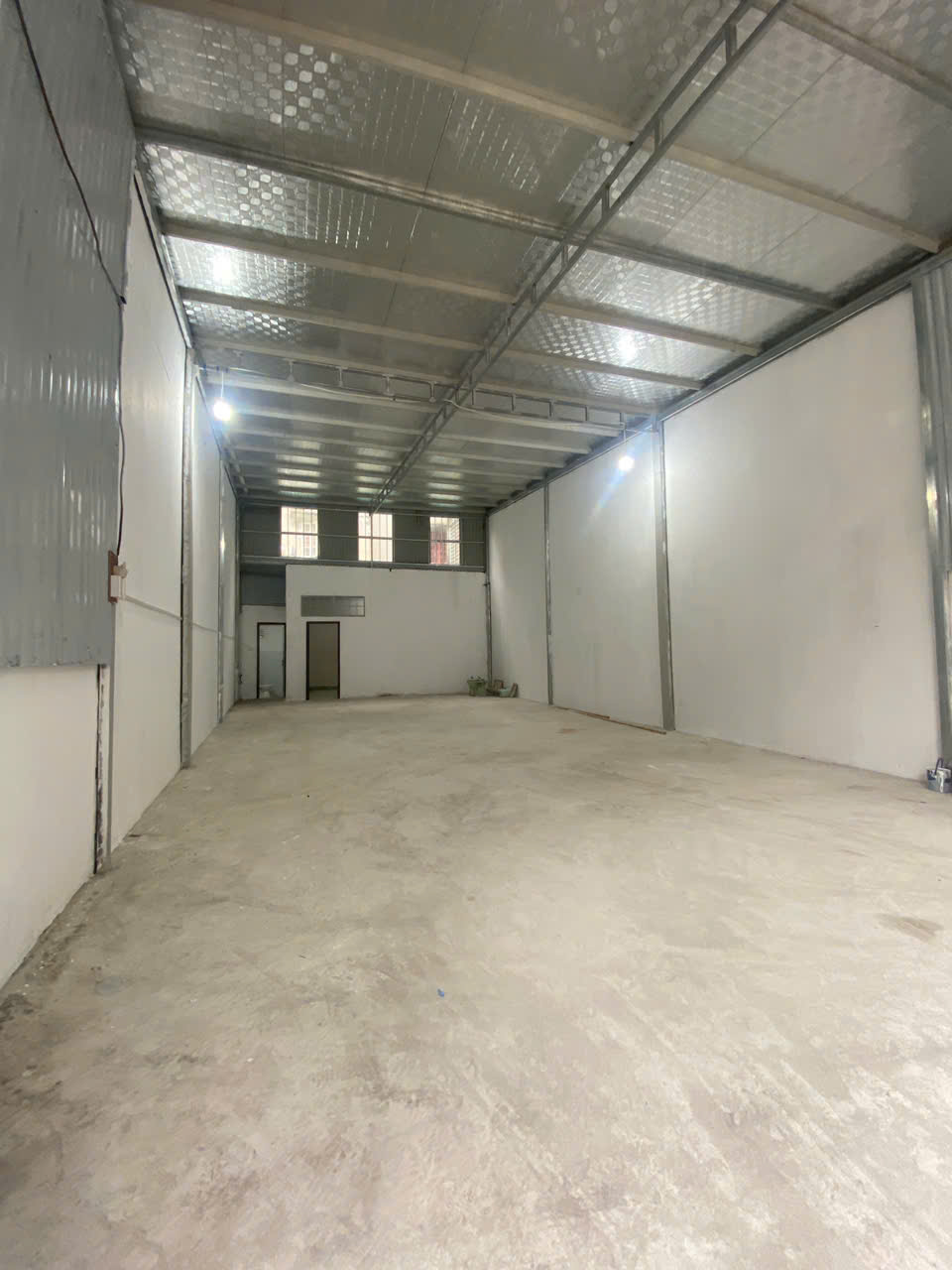 CHO THUÊ KHO LONG BIÊN – 120M² – XE TẢI VÀO TẬN NƠI 15988916