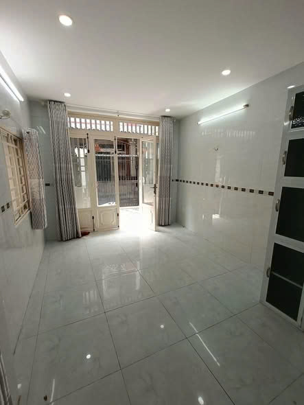 NHÀ TÂN BÌNH. 3 TẦNG HXH. FULL NỘI THẤT - GIÁ NHỈNH 3 TỶ. TL 15988927