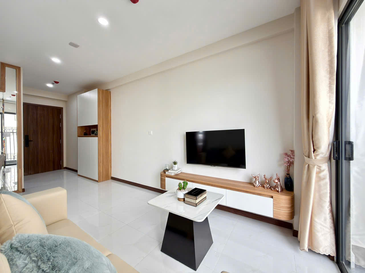 CHỈ 1 PHÚT ĐỂ ĐẾN AEON MALL, BƯỚC RA CỬA LÀ MẶT TIỀN QUỐC LỘ 13 - CĂN HỘ CAO CẤP NÀY CÓ GÌ ĐÁNG GIÁ? 15988964