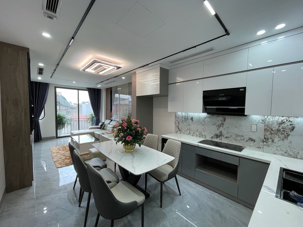 QUANH 11 TỶ CÓ NHÀ 43M2 6 TẦNG THANG MÁY, GARA Ô TÔ, FULL ĐỒ - PHỐ THẠCH BÀN 15988966