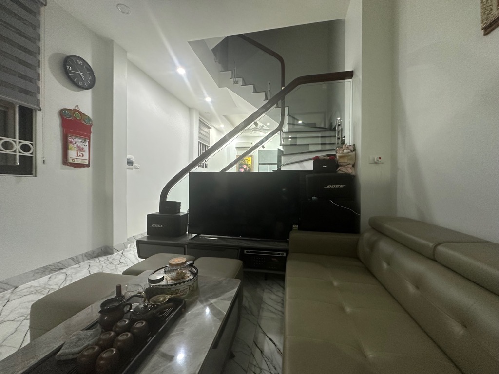 ĐỪNG BỎ LỠ !!! Ngay trung tâm Định Công gần 50m chỉ #6tỷ 🏡🏡 15988970