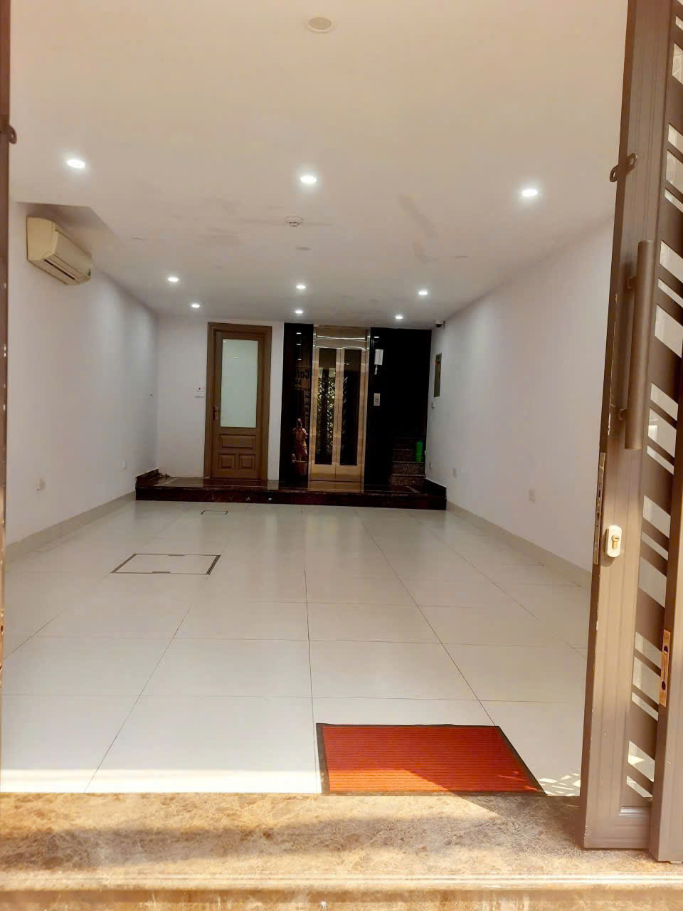 CHÍNH CHỦ CHO THUÊ MẶT BẰNG KINH DOANH 2 TẦNG - PHỐ VÕ VĂN DŨNG, ĐỐNG ĐA 15988975