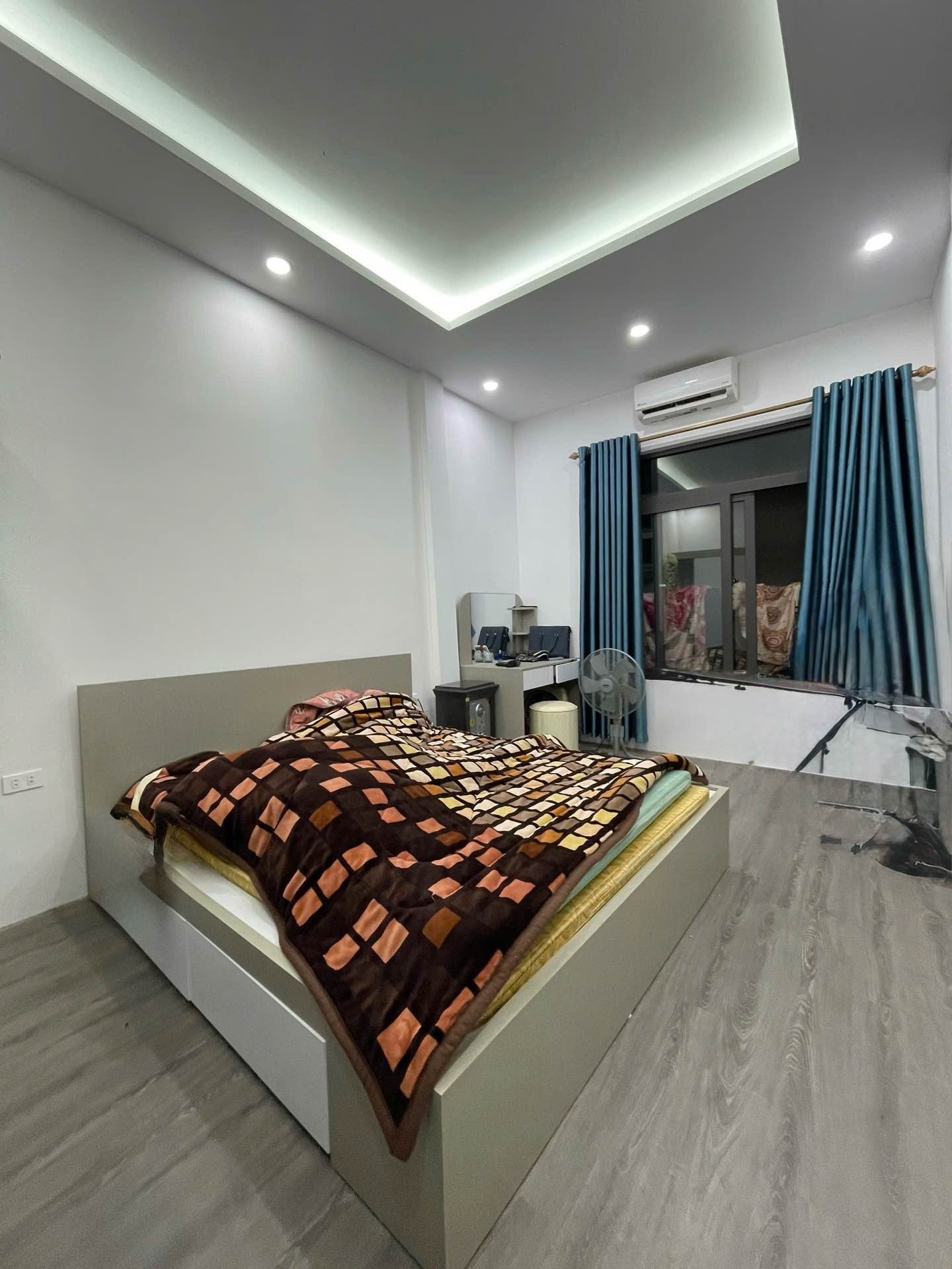 💥💥 Nhà Đẹp Ngã Tư Sở 30m2- Cách Mặt Phố Tây Sơn 20M - Giá Chủ Bán Luôn 
 15988998