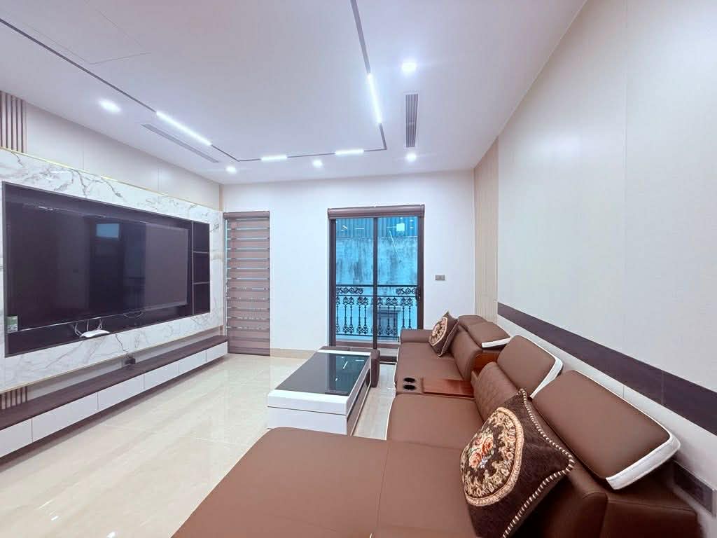 nhà đẹp Hồng Tiến, 50m x 8 tầng, MT 5.5m, full nội thất, ôtô vào nhà 15989015