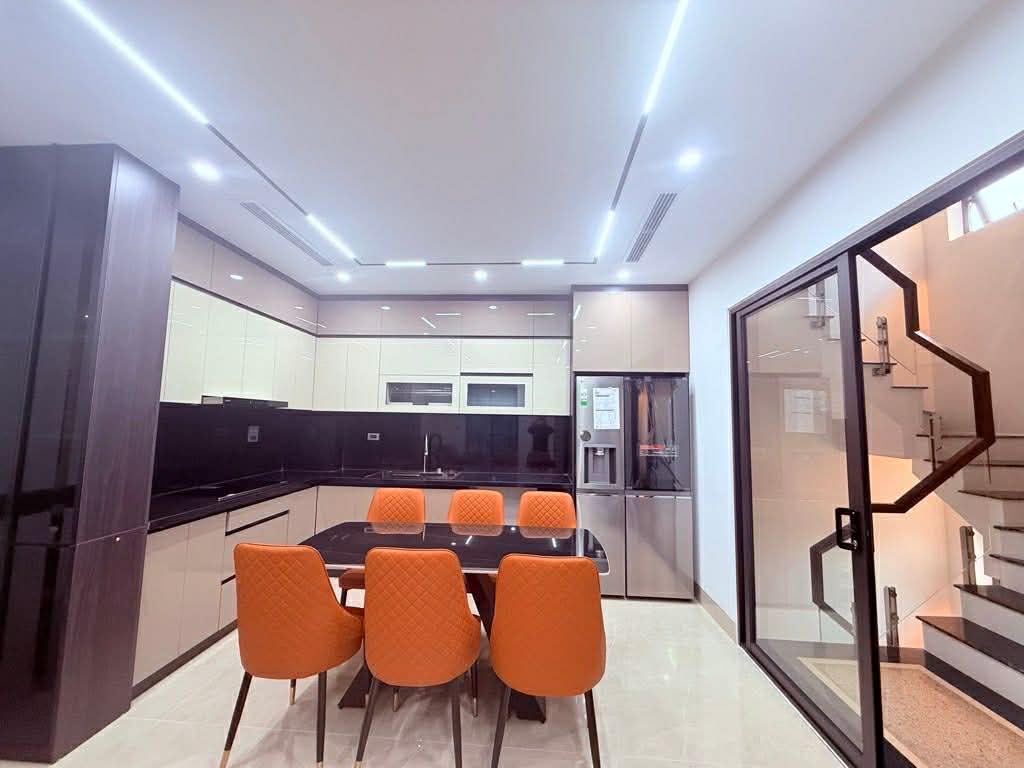 nhà đẹp Hồng Tiến, 50m x 8 tầng, MT 5.5m, full nội thất, ôtô vào nhà 15989015