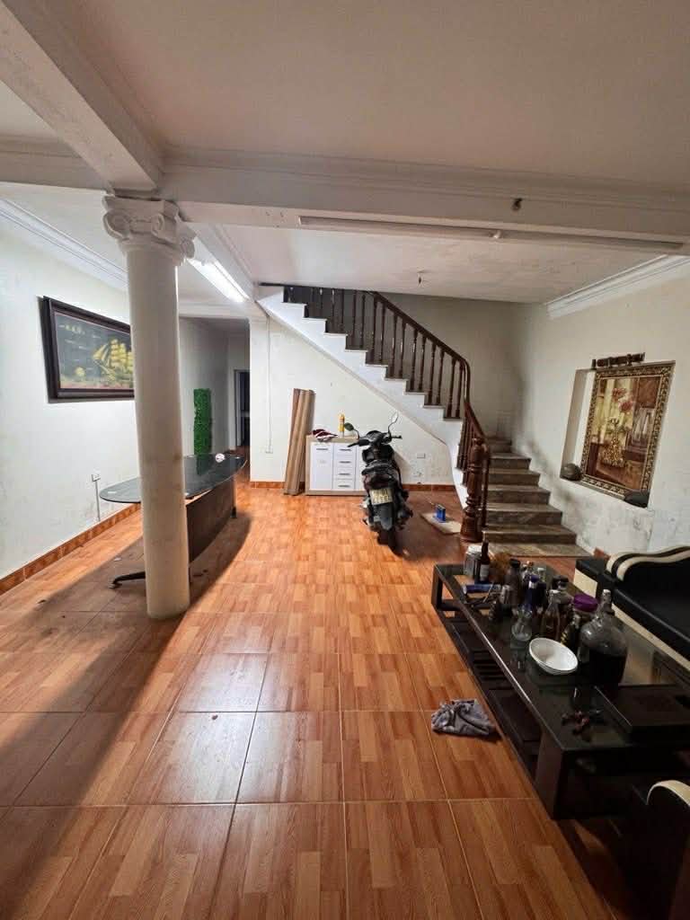 bán nhà Ngọc Thuỵ, 115m, mặt tiền 5.6m, 1 nhà ra mặt phố, 7 chỗ vào nhà 15989020