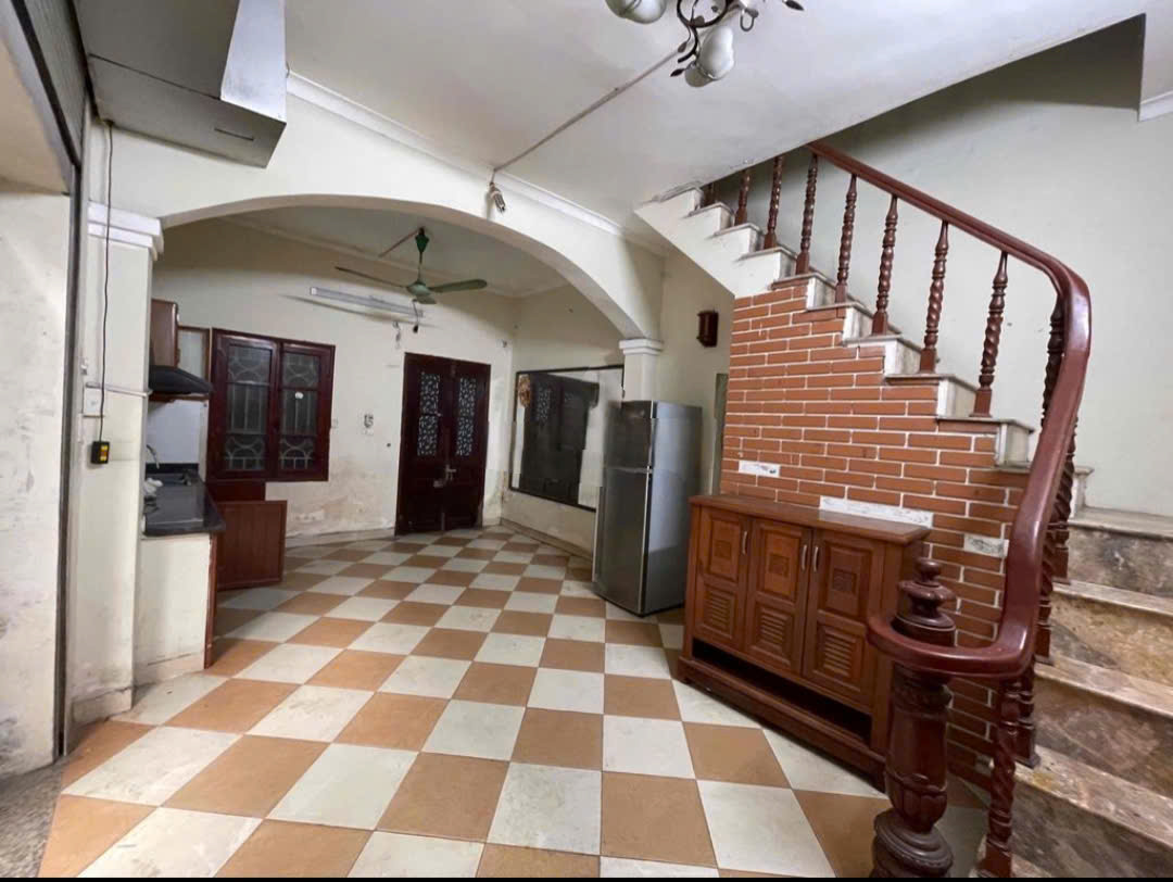 Cho thuê nhà ngõ ba gác đường Hoàng Mai, 30m x 3tầng - Giá 7 triệu vào  ngay 15989021