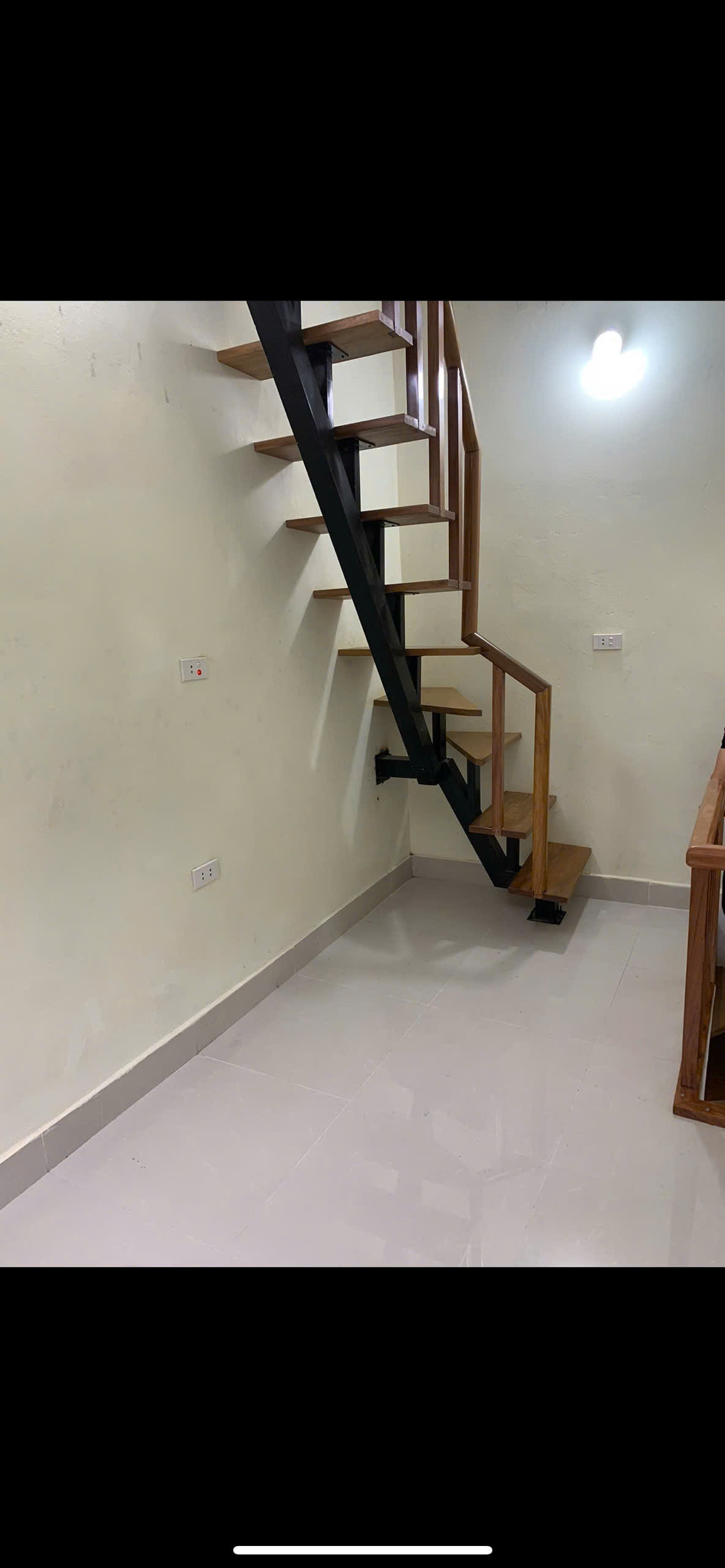 Cho thuê nhà ở sinh viên 2  - 3 người ngõ Lò Đúc  12m2 x 4 tầng, 6 triệu 15989024