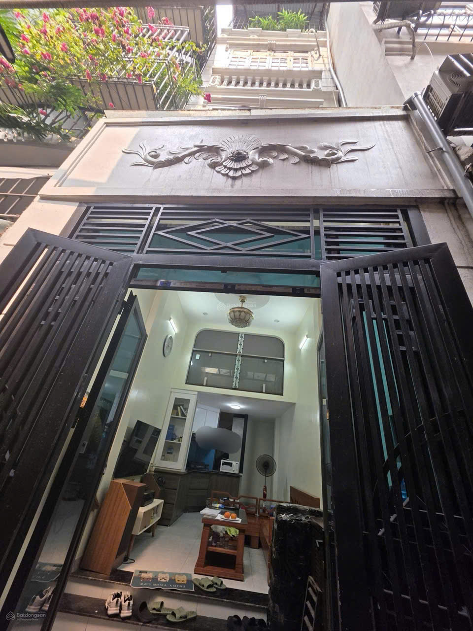 Cho thuê nhà ngõ Hồ Văn Chương-dt 35m2*4 tầng-Giá 12 triệu 15989028