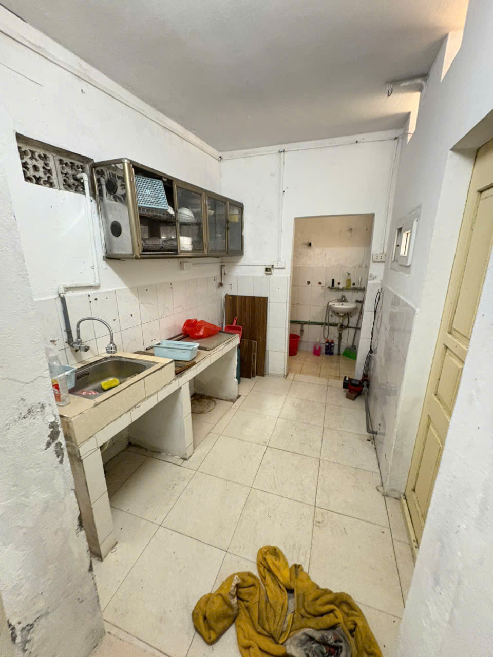 Cho thuê nhà ngõ Nguyễn Lương Bằng- Đống Đa-dt 40m2*1,5 tầng-Giá 5,5tr ctl 15989040