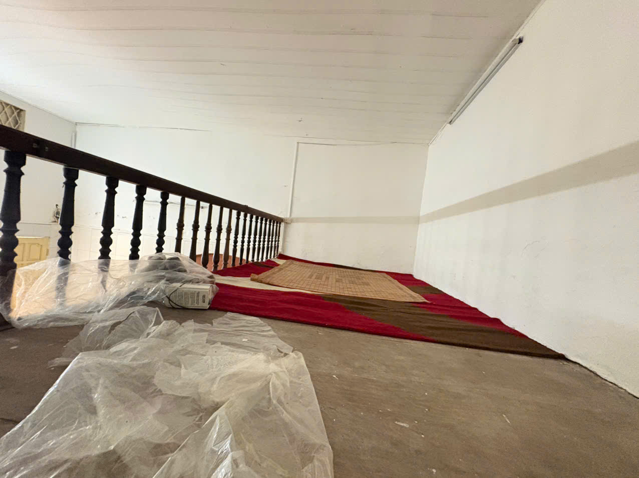 Cho thuê nhà ngõ Nguyễn Lương Bằng- Đống Đa-dt 40m2*1,5 tầng-Giá 5,5tr ctl 15989040