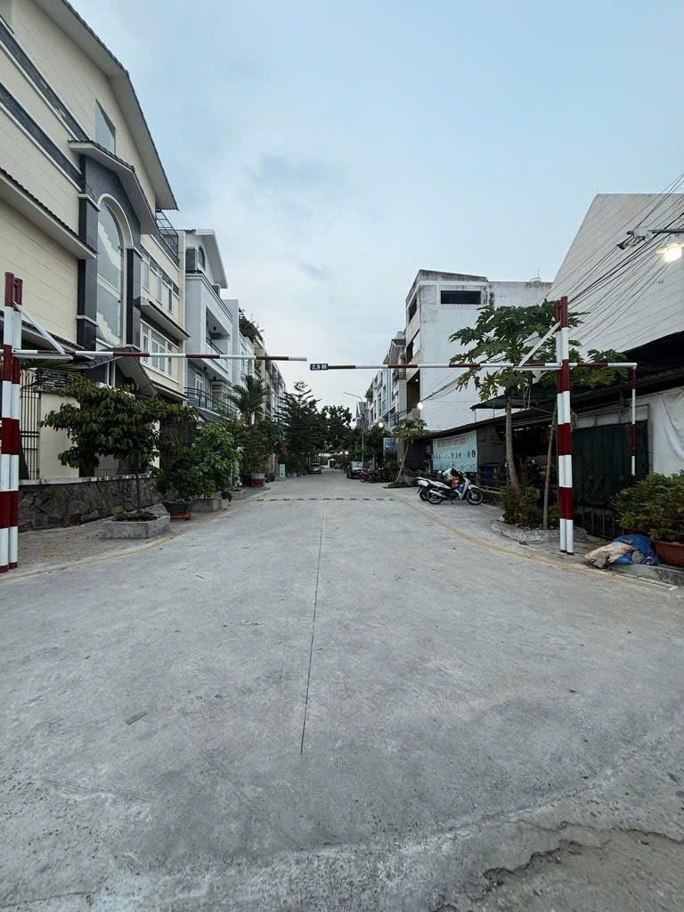 Quận 7, Hiếm, Căn Góc 10 x21m, Chỉ 29 Tỷ, Đường Lê Văn Lương, P Tân Hưng, Bán Gấp 15989046