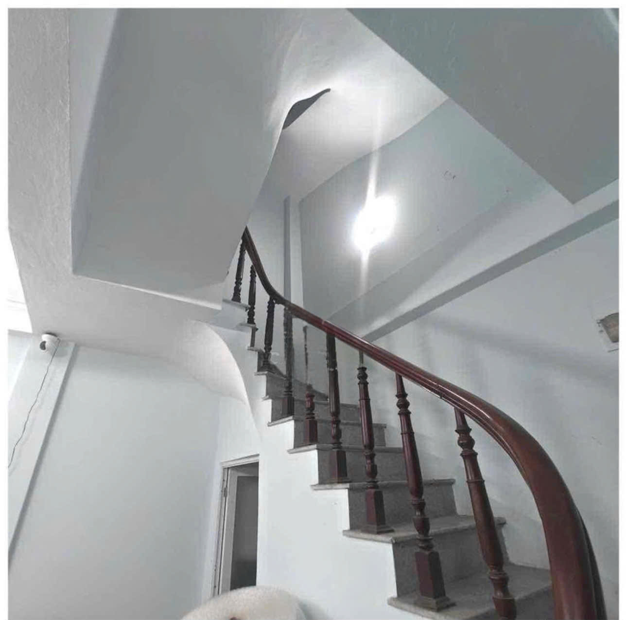 Cho thuê nhà ngõ Tô Vĩnh Diện- Thanh Xuân-dt 22m2*4 tầng-Giá 10 triệu 15989048