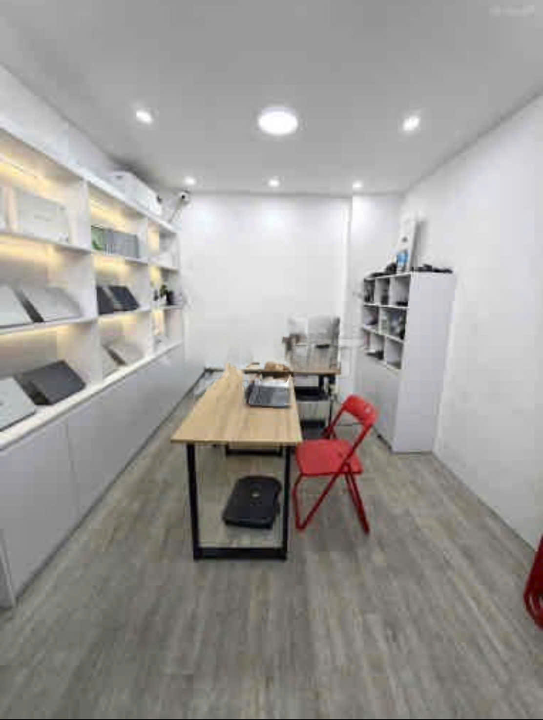 Cho thuê nhà ngõ Tô Vĩnh Diện- Thanh Xuân-dt 22m2*4 tầng-Giá 10 triệu 15989048