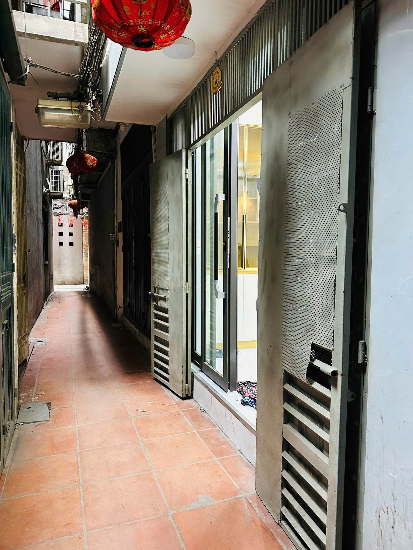 🌻Bán nhà tại Định Công Thượng ngay cạnh Khu đô thị Định Công. Vị trí đắc địa ngay gần đường vành đai 2,5 đi lại rất thuận tiện.  15989054