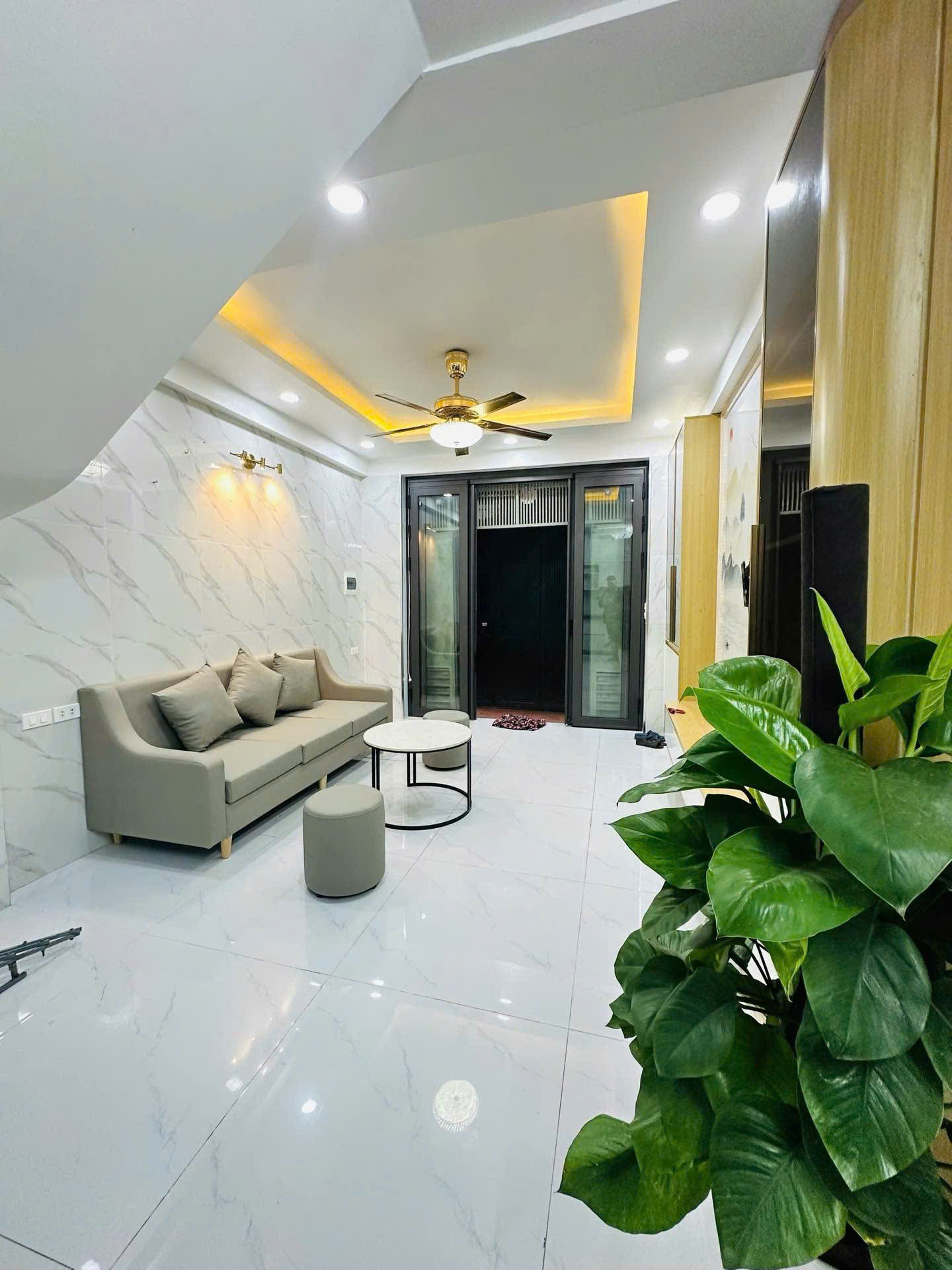 🌻Bán nhà tại Định Công Thượng ngay cạnh Khu đô thị Định Công. Vị trí đắc địa ngay gần đường vành đai 2,5 đi lại rất thuận tiện.  15989054