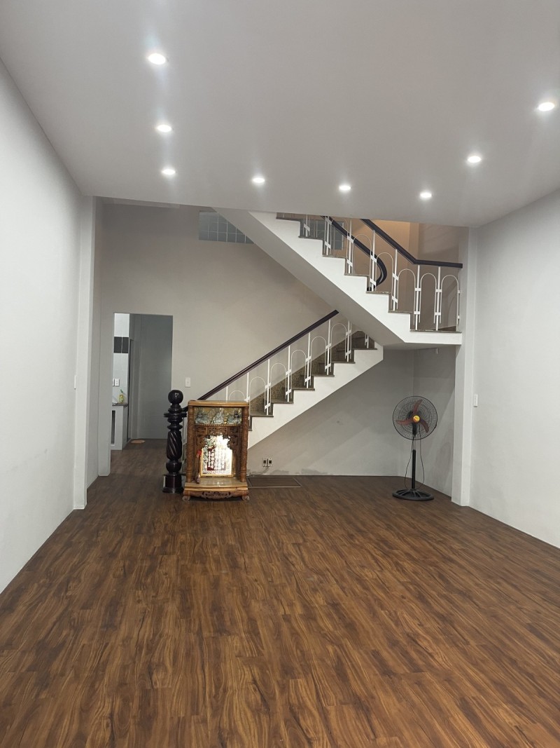 ► MT Huỳnh Thúc Kháng, 70m2, 4 tầng, 7 Phòng khép kín, 12 tỷ 15989074