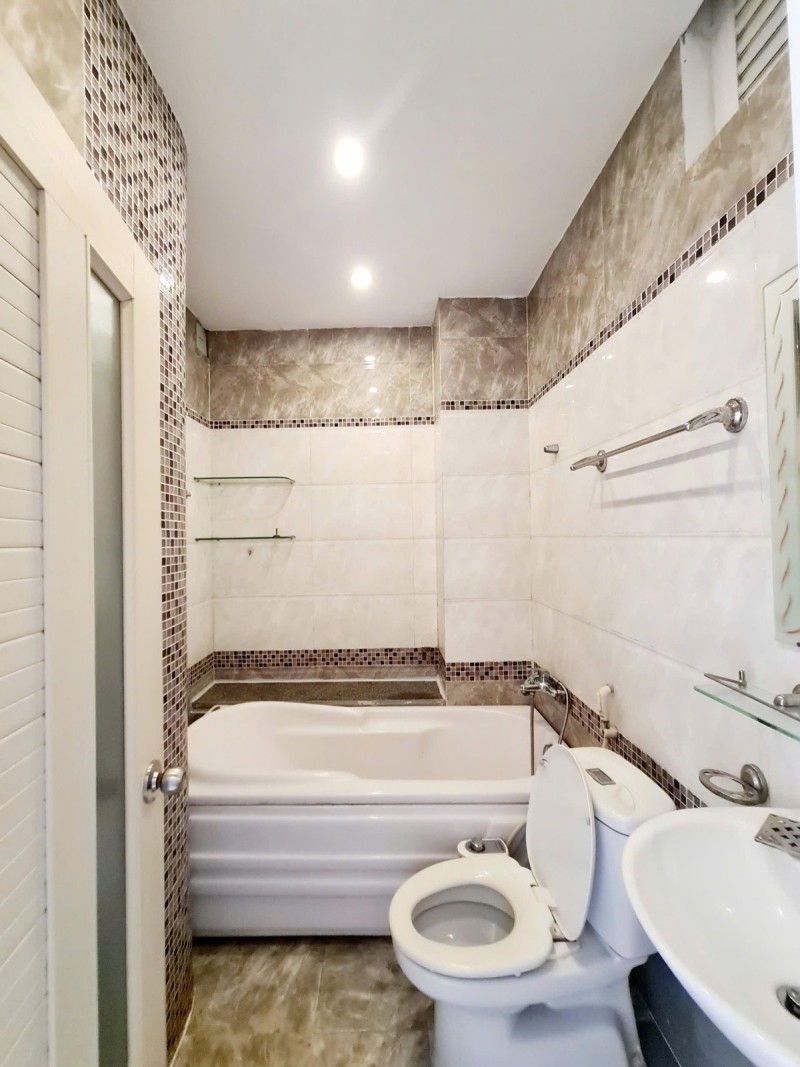 ►  MT Huỳnh Thúc Kháng, sát Nguyễn Văn Linh, 5 tầng cứng, KD cực tốt, 6.x tỷ 15989077