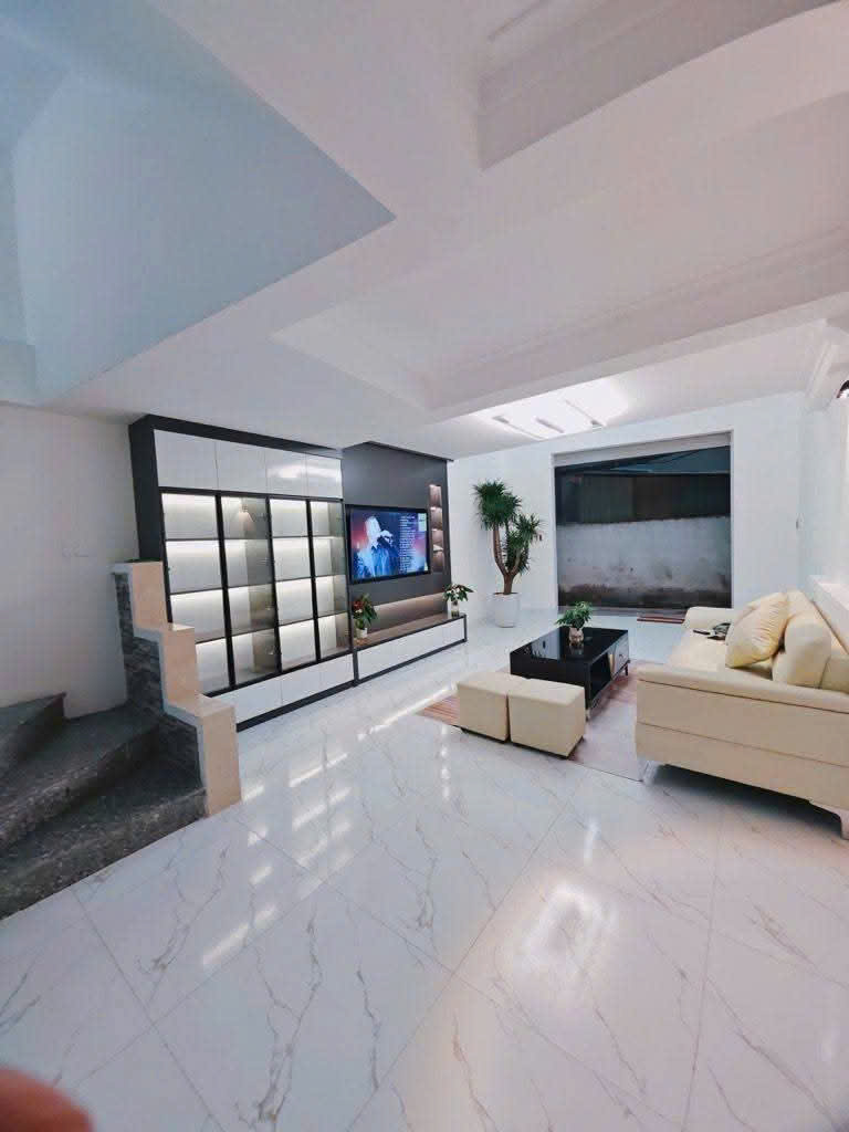 Phố Hồng Mai- OTO đỗ cửa - 5 tầng chỉ 7,2Tỷ 15989164