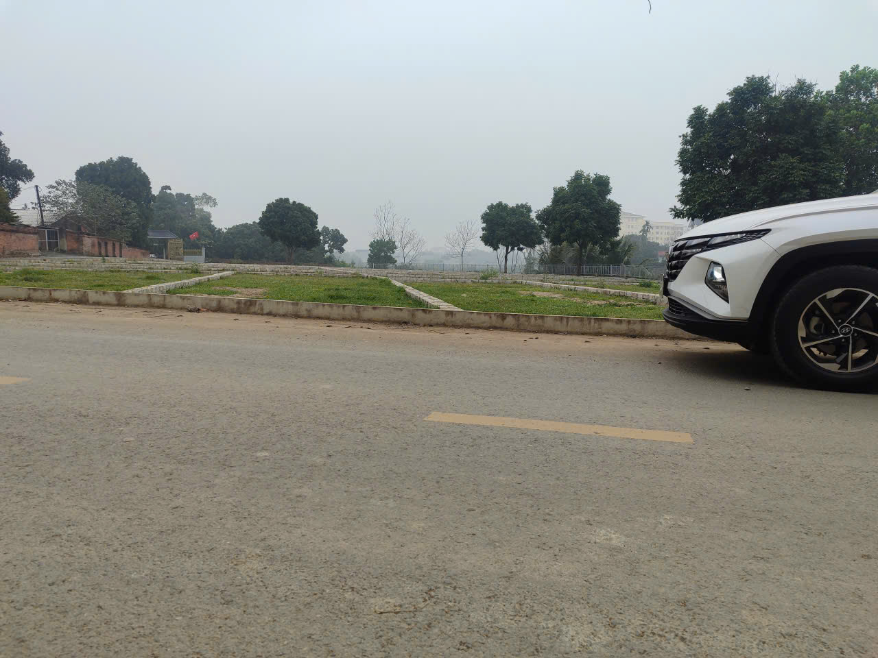 TIỀN ĐANG CHẠY VỀ ĐÂY-BẠN ĐỨNG NGOÀI. 15989187