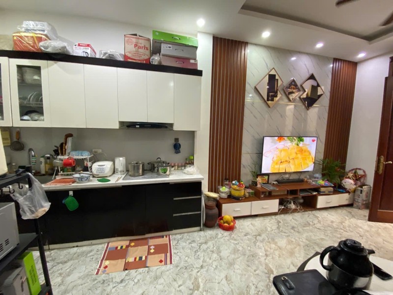 BÁN NHÀ NGUYỄN SƠN – PHÂN LÔ HÀNG KHÔNG – Ô TÔ TRÁNH – 5 TẦNG Ở NGAY 15989206