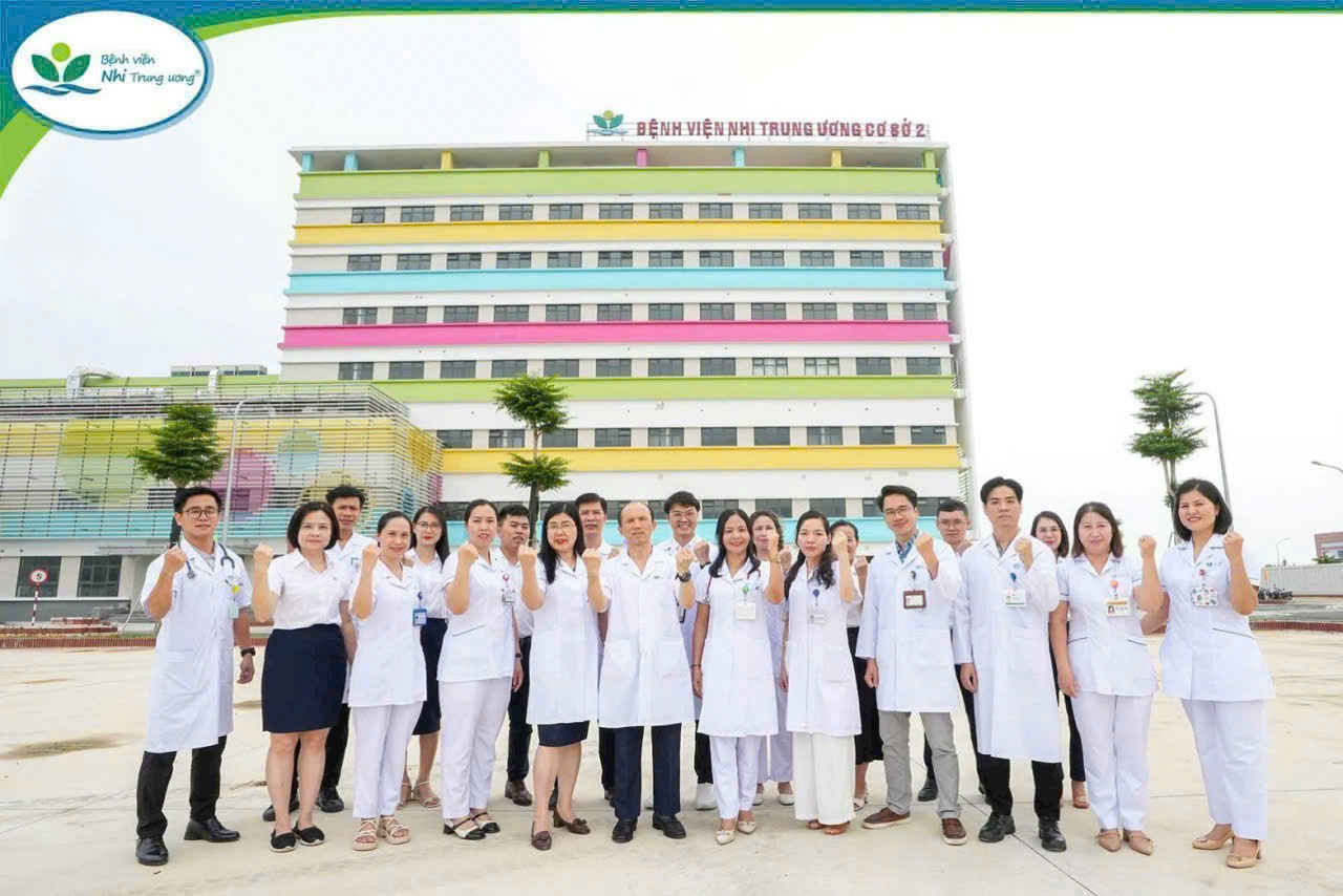 TIỀN ĐANG CHẠY VỀ ĐÂY-BẠN ĐỨNG NGOÀI. 15989208