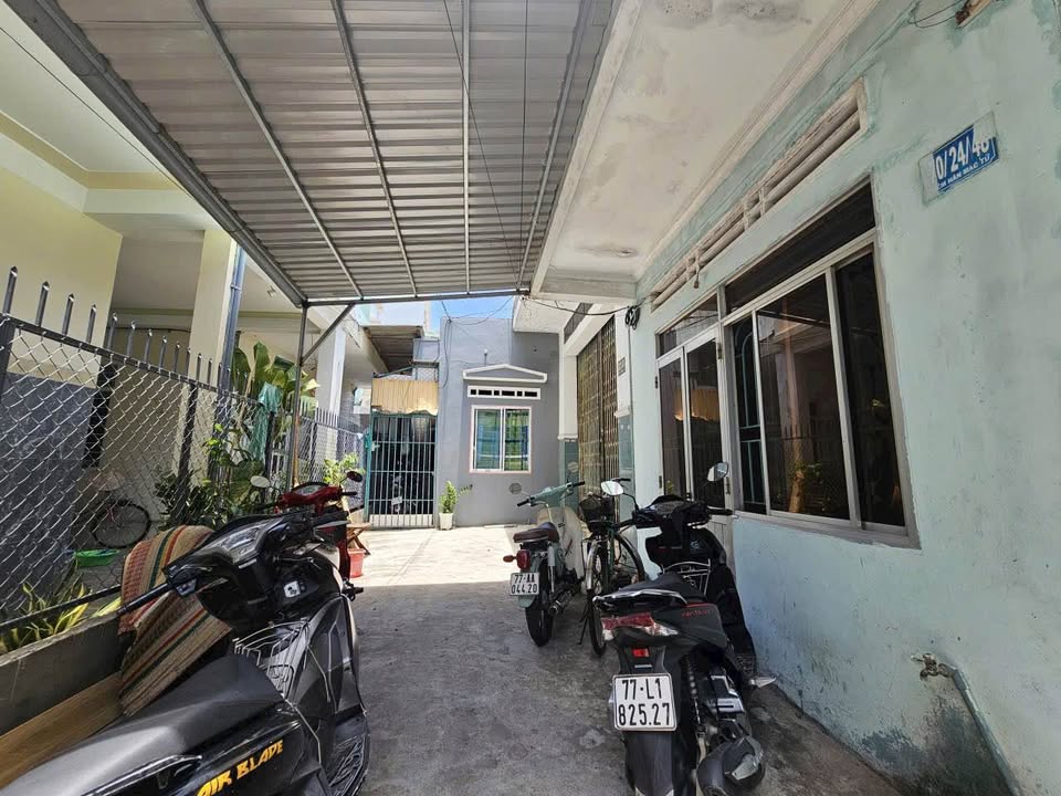 BÁN NHÀ CẤP 4 HẺM HÀN MẠC TỬ, P. GHỀNH RÁNG, TP. QUY NHƠN.MÃ SỐ: #NR3917 15989211