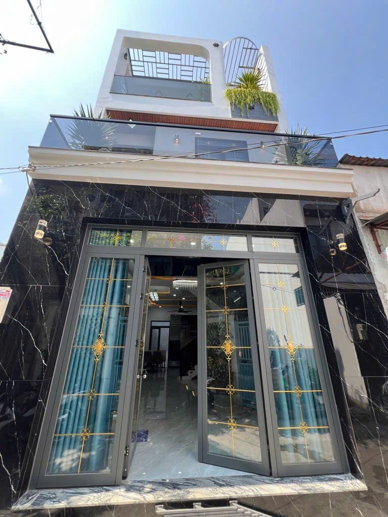 3 TẦNG  NHÀ PHỐ HIỆN ĐẠI  SÁT PHÚ MỸ HƯNG  HẼM 3 M NỘI THẤT CAO CẤP 15989231