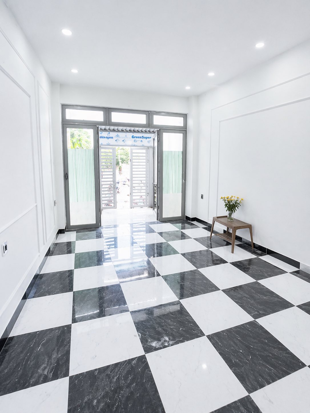 CHỈ 8.X TỶ – 76M² – 3 TẦNG – HẺM 12M XE HƠI TRÁNH – NGAY AEON  – ĐH CÔNG THƯƠNG 15989234