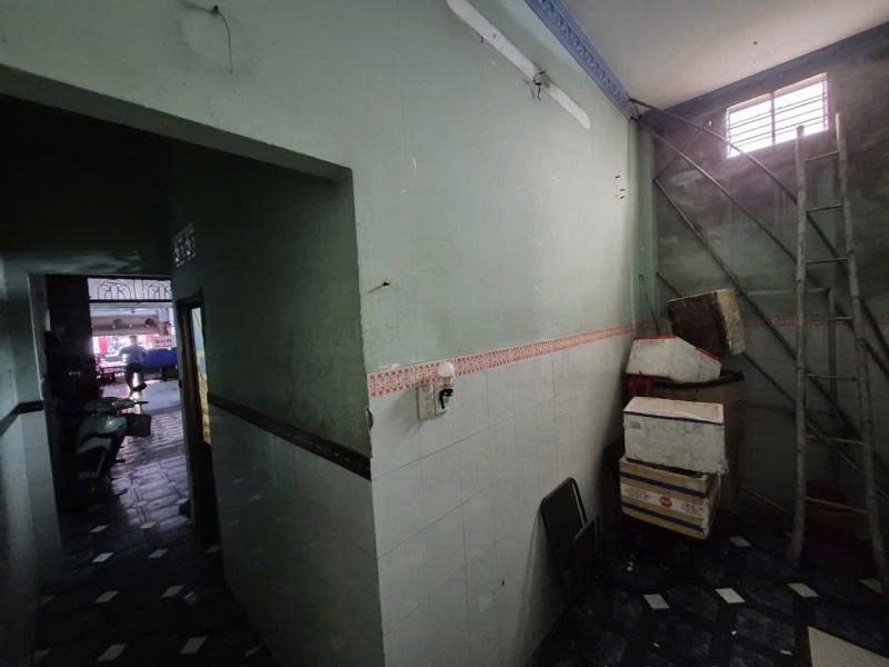 Bán nhà Mặt tiền Nguyễn Lý - giao Tô Hiệu và Thoại Ngọc Hầu, 5x20m 2 Tâng, Sổ A4, 13,6 tỷ. 15989266