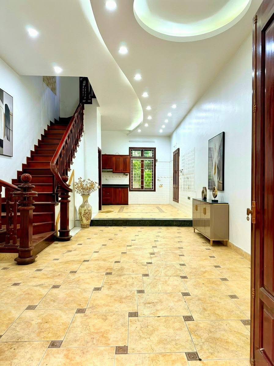 Bán nhà phân lô Trần Quang Diệu, Đống Đa, ô tô vào nhà, dân xây, 66m, 5 tầng, 21 tỷ 15989268