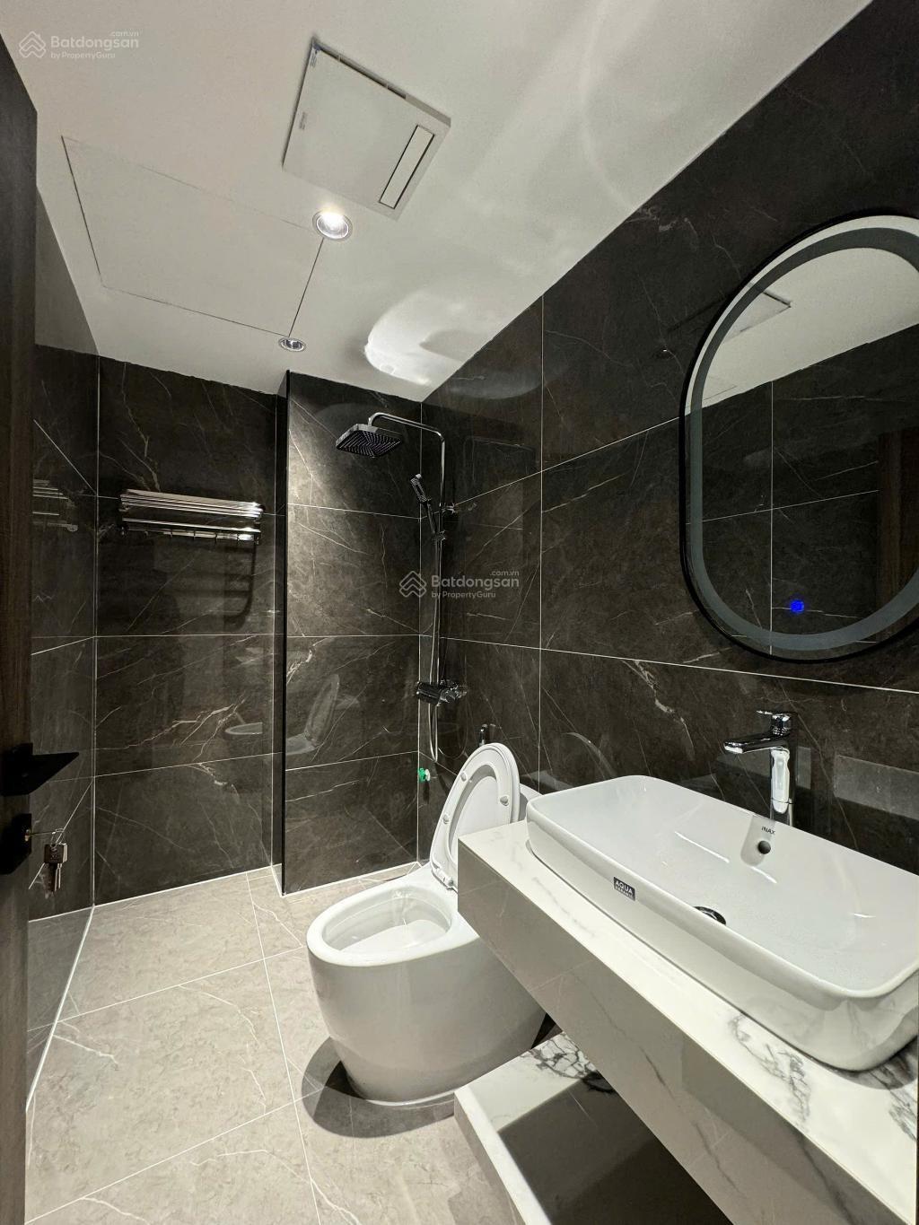 BÁN NHÀ PHỐ LƯƠNG THẾ VINH 43M 6 TẦNG Ô Ô ĐỖ CÁCH NHÀ 10M 15989334