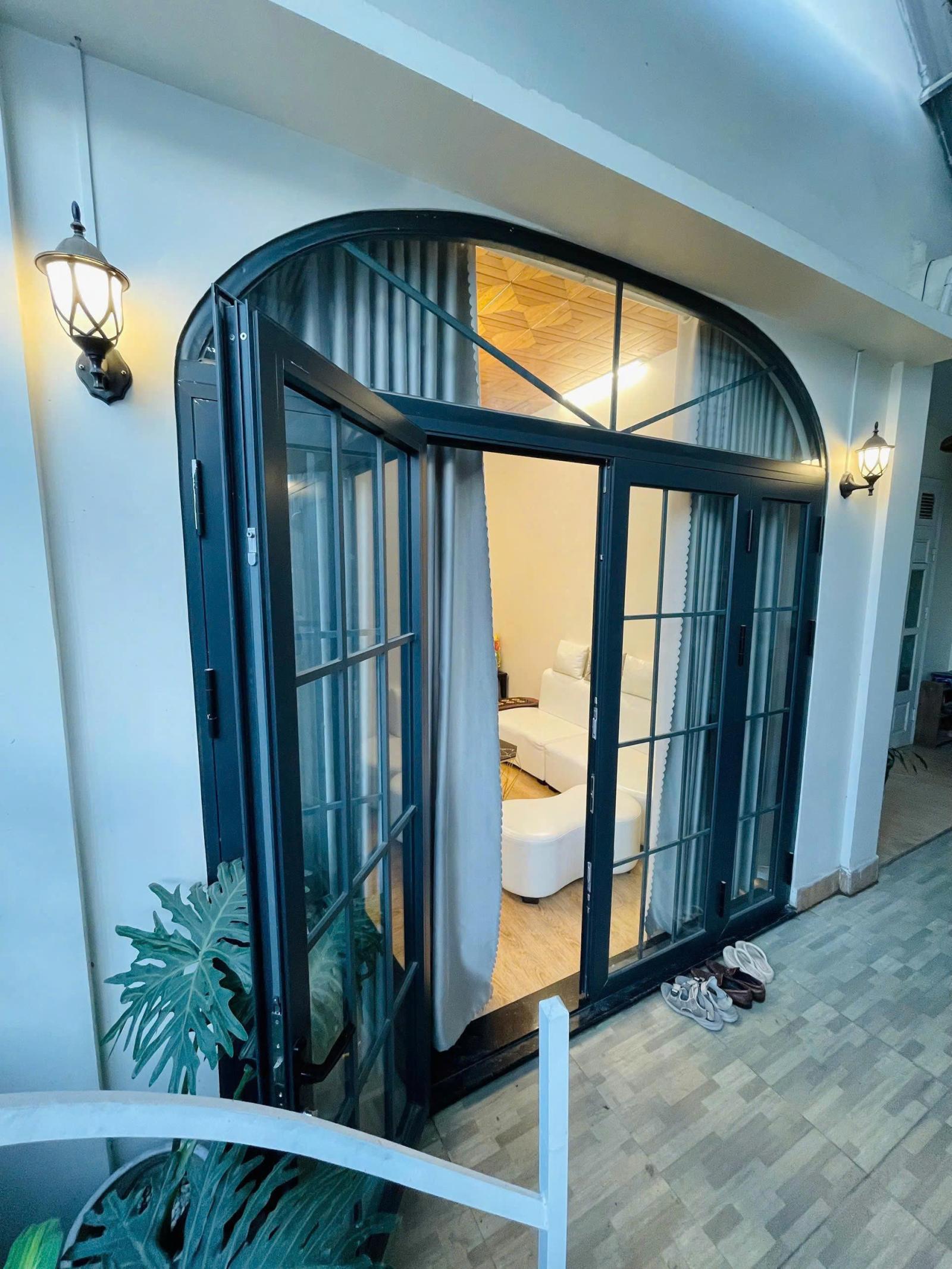 Cho thuê căn hộ 3 mặt tiền 9,5 triệu/tháng Triệu Việt Vương phường 3 Đà Lạt 15989336