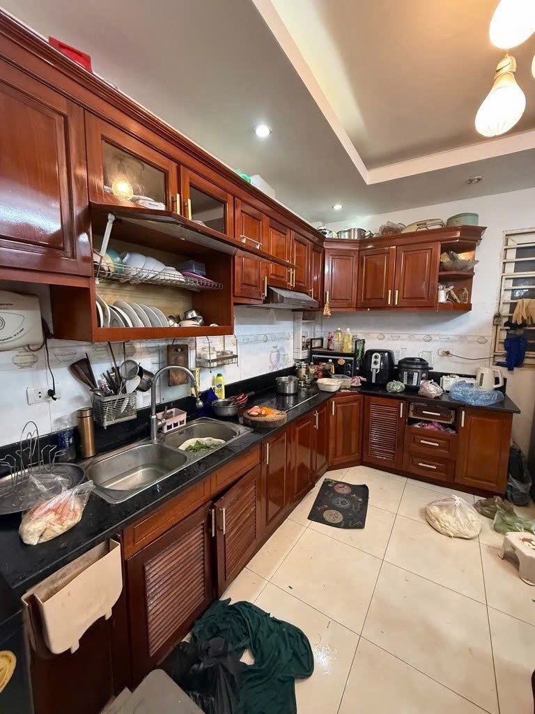 Bán đất tặng nhà Ngọc Thụy- Phân Lô- Dân Xây -50m 3 tầng nhỉnh 8 tỷ(TL) 15989341