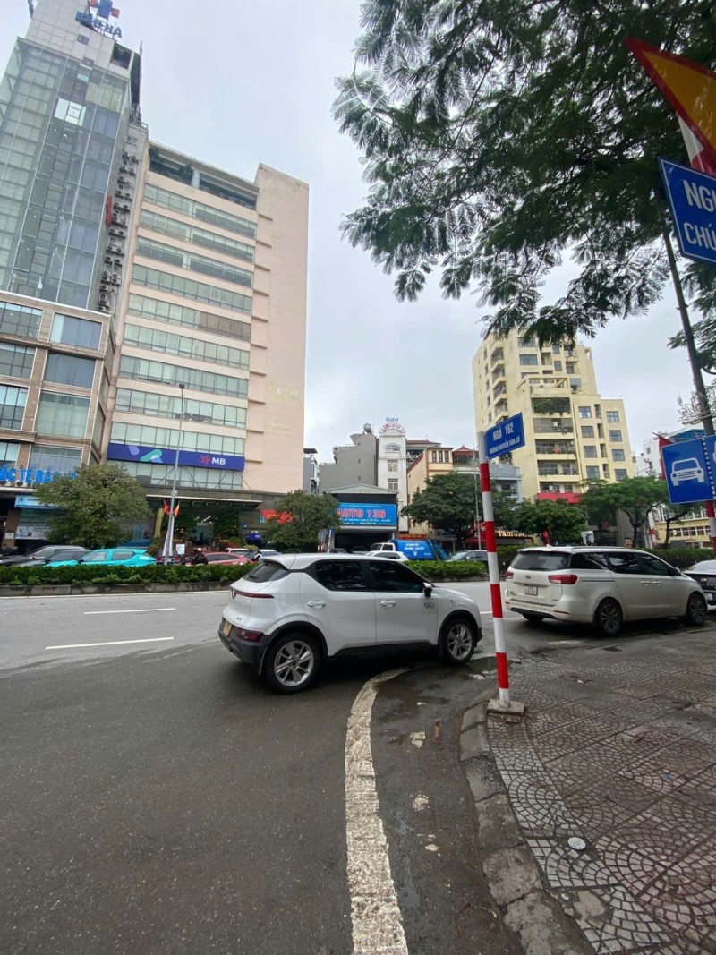 BÁN CĂN HỘ DÒNG TIỀN TỐT NGUYỄN VĂN CỪ – 104M² – 7 TẦNG - 21 PHÒNG – MT 6M – 31 TỶ  Long Biên 15989362