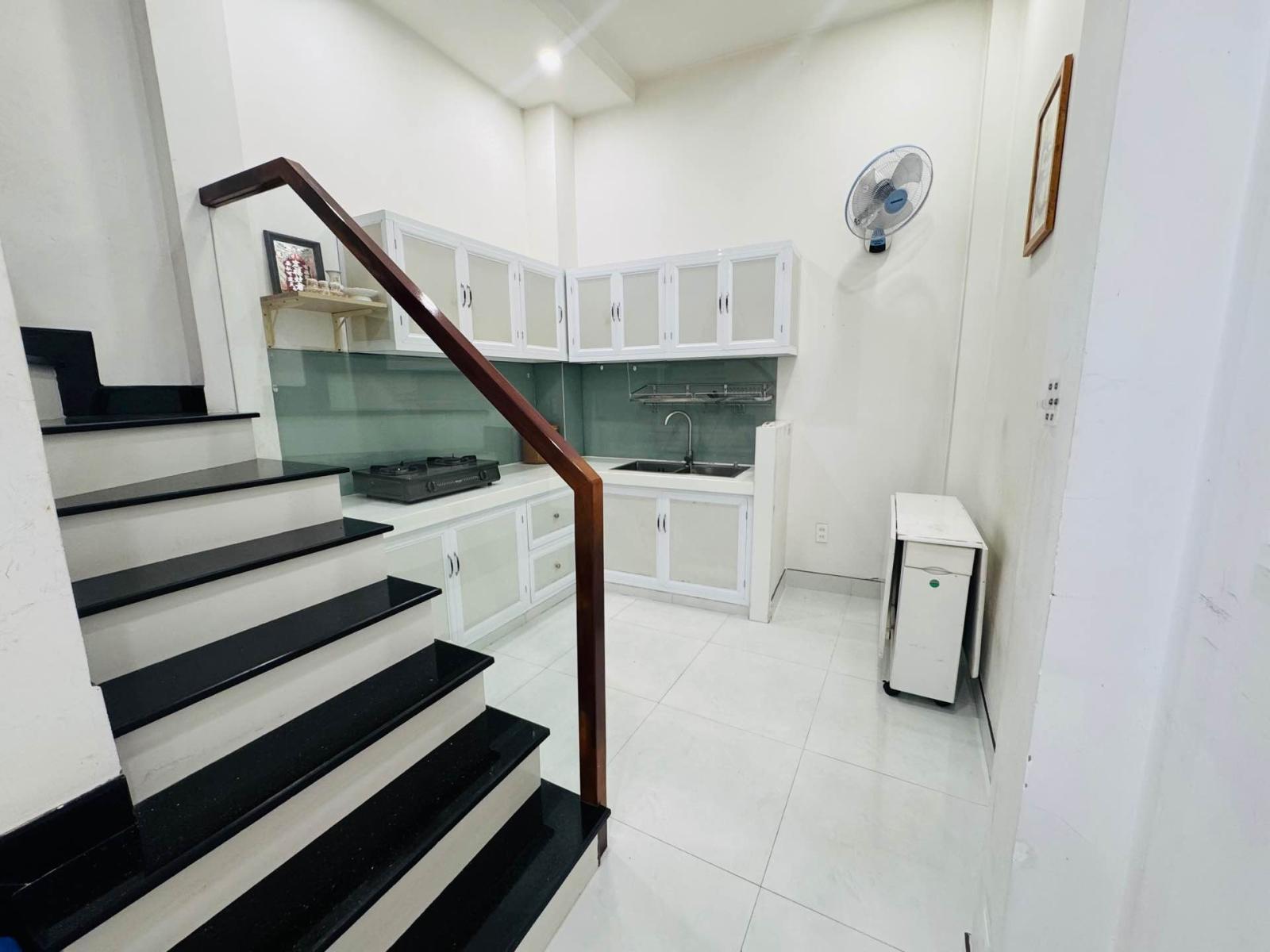 SÂN BAY TSN - CV GIA ĐỊNH - 3 TẦNG BTCT - HẺM 3G - KHU DÂN TRÍ CAO - 4 TỶ 9 Thương Lượng 15989396