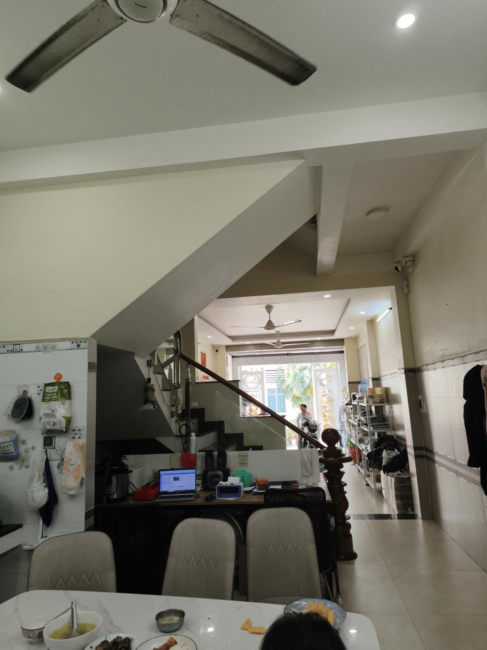 Bán nhà 3 tầng đường số 16 Linh Trung, Thủ Đức, TP HCM. DT  74m2, 4PN, SH, 9.2 tỷ - 0933125879 15989412