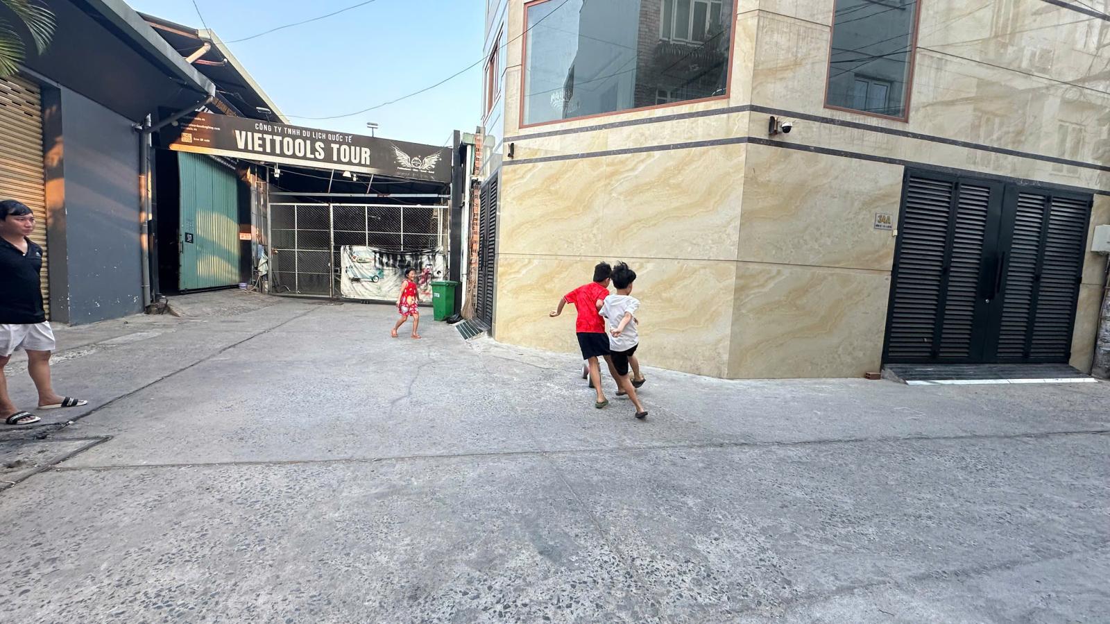 SIÊU PHẨM GÓC 2 MẶT HẺM - XE TẢI QUAY ĐẦU - 55M2 - 3 TẦNG - CHỈ 7.5 TỶ 15989415