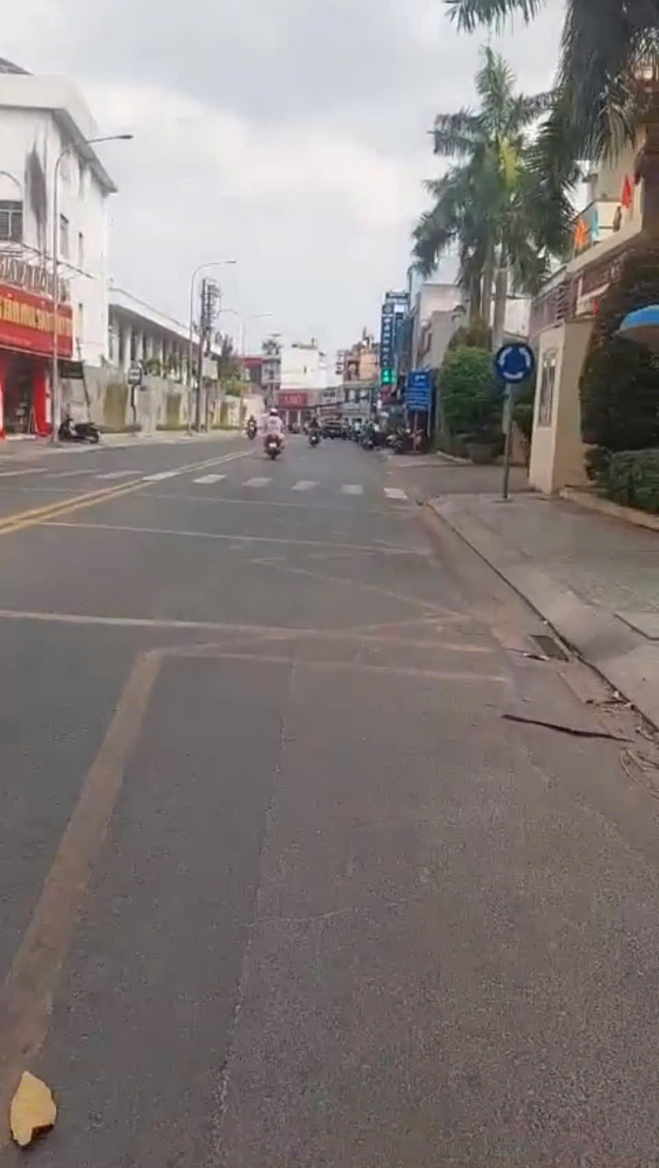 MẶT TIỀN LÊ LỢI – NGANG 10M HIẾM – 4 TẦNG + SÂN THƯỢNG – 11 PHÒNG 15989442